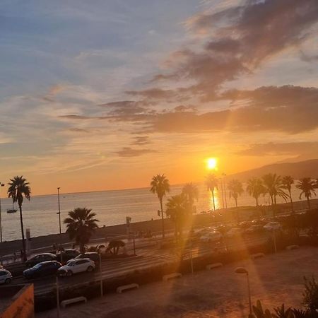 Apartamento 5 Home Suites Almería Buitenkant foto