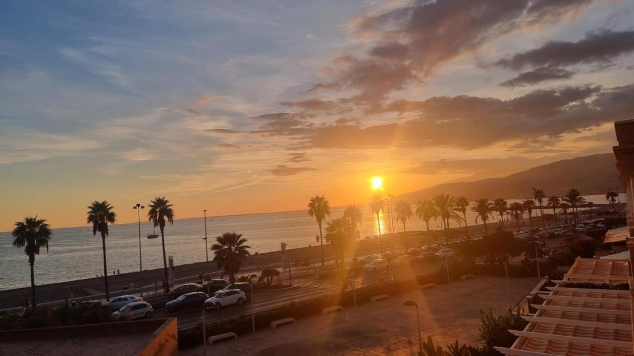 Apartamento 5 Home Suites Almería Buitenkant foto